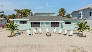 Exterior - Turtle Cove at Siesta Dreams - private 2BR, 1BA apartment near Fort Myers Beach! (Fort Myers Beach)