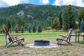 Property grounds - Unique Glamping Experience (Granby)