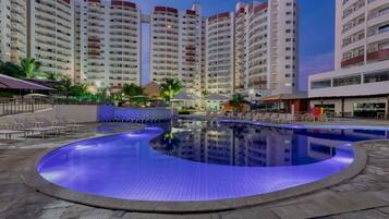 11 piscinas externas