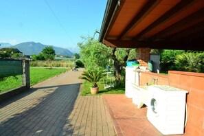 المنطقة المحيطة بالمنشأة