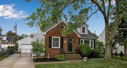 Family Home, King Beds, EV Charger, WFH, AC