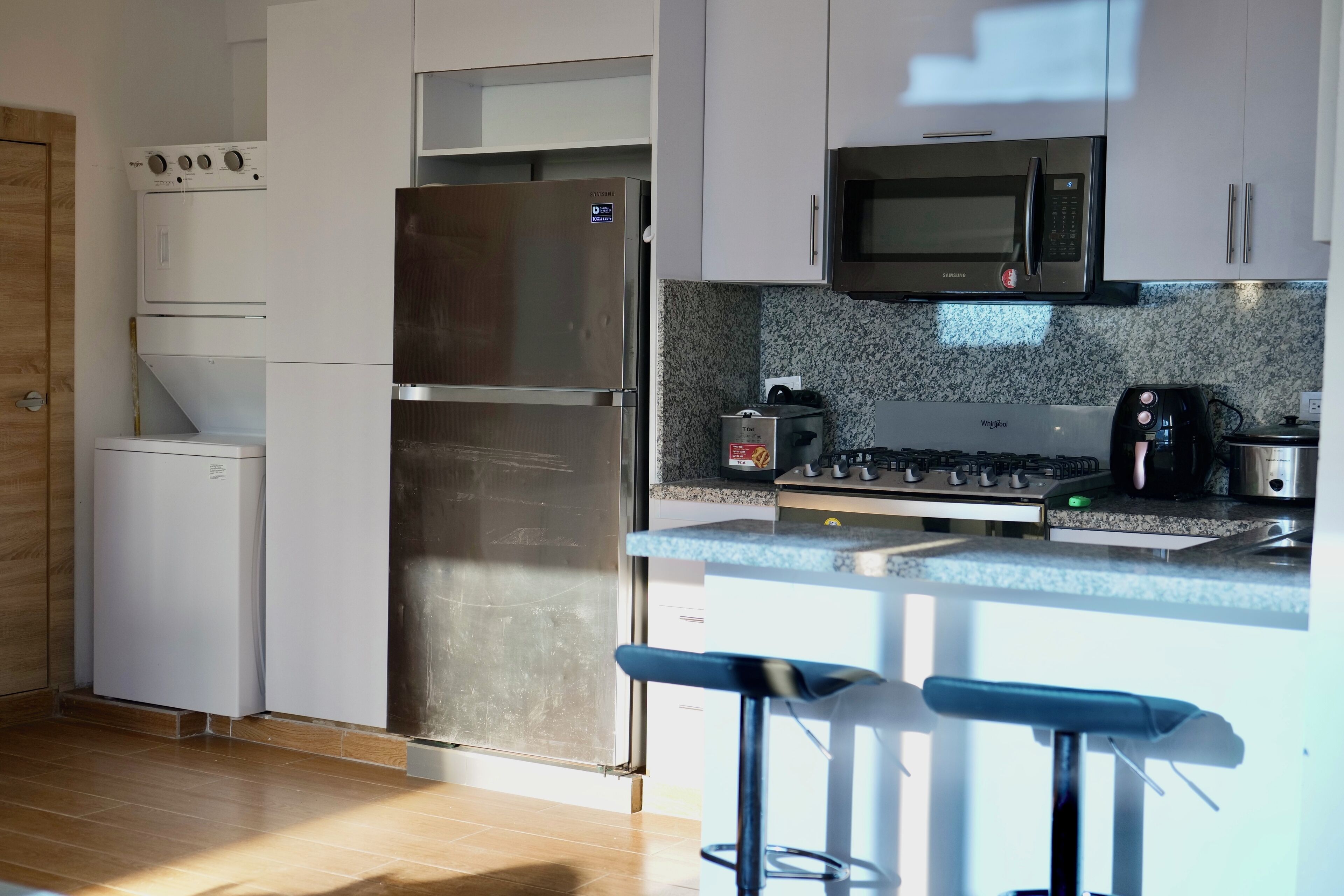 디럭스 스튜디오, 해변 전망 | 전용 주방 | 대용량 냉장고, 전자레인지, 오븐, 쿡탑