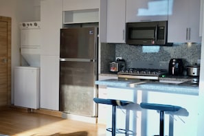 Deluxe Studio, Beach View | Private kitchen - Estudio apartamento Juan Dolio (Guayacanes)