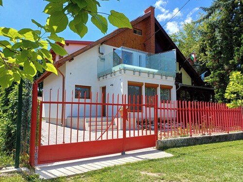 Cornflower House 250m from Lake Balaton, 500m beach with child-friendly shore