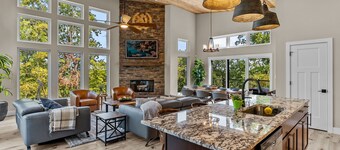 Luxurious 5-bedroom Treehouse with panoramic view of beautiful Alpine Lake.  