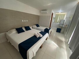 Quarto triplo básico | Wi-Fi de cortesia