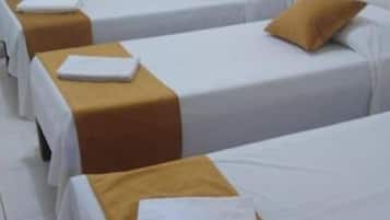 Habitación cuádruple básica | Wifi gratis