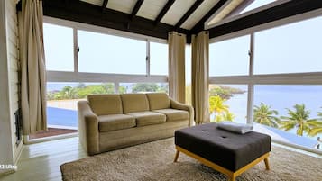 Comfort Penthouse, Multiple Beds, Kitchenette, Sea View | 1 bedroom, free WiFi