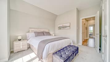 3 bedrooms, iron/ironing board, WiFi, bed sheets