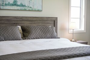 3 habitaciones, tabla de planchar con plancha, wifi y ropa de cama