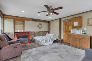 Superior Cabin, 1 Bedroom | Living area - Cabin with Character (Somerset)