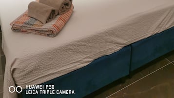 1 chambre, bureau, Wi-Fi gratuit, draps fournis