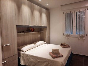 1 chambre, bureau, Wi-Fi gratuit, draps fournis