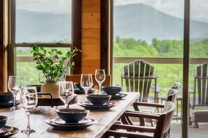 Dining - VIEWS/Hot Tub/Theater/Game Room - Wild Ginger (Gatlinburg)