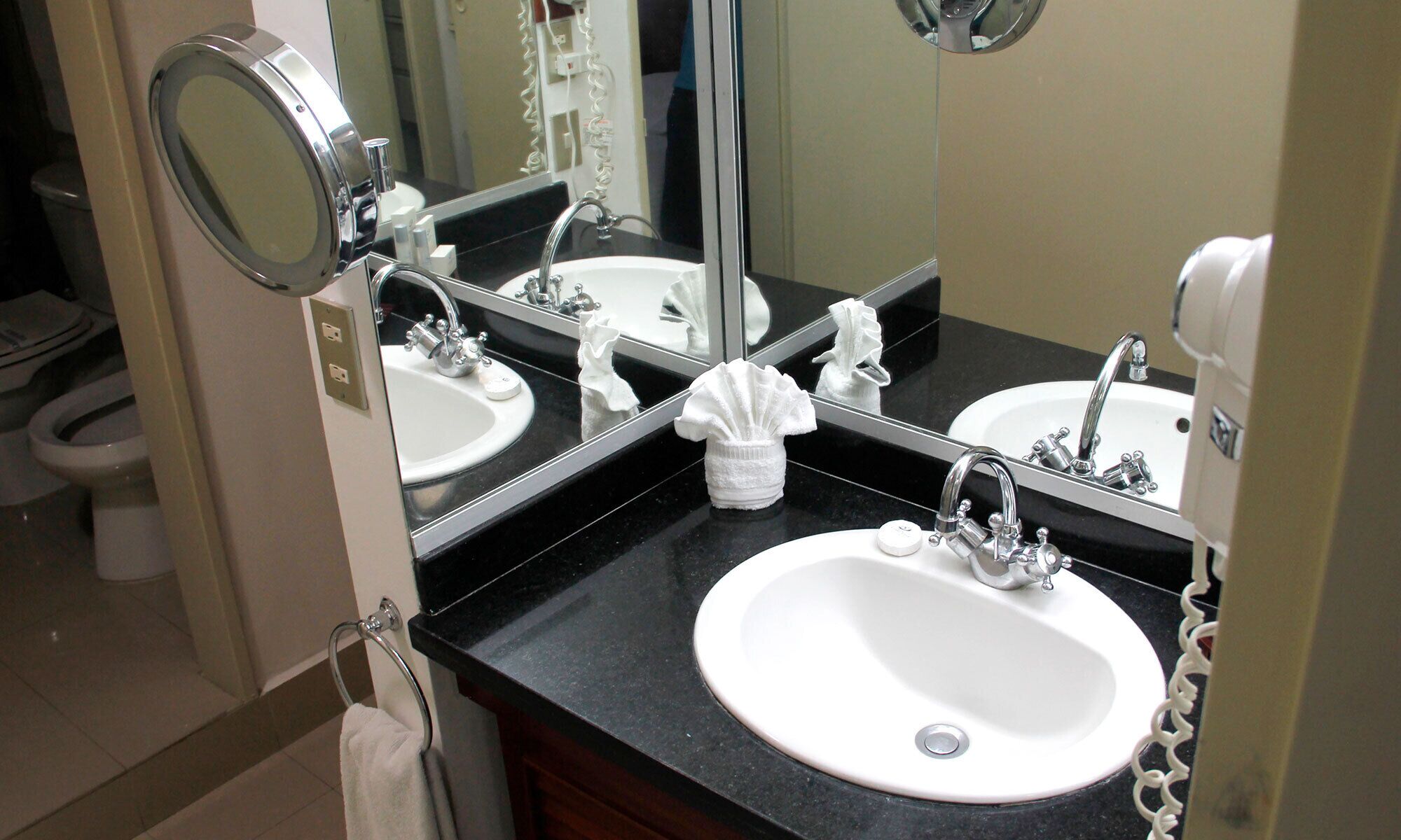 Photo - Altamira Suites