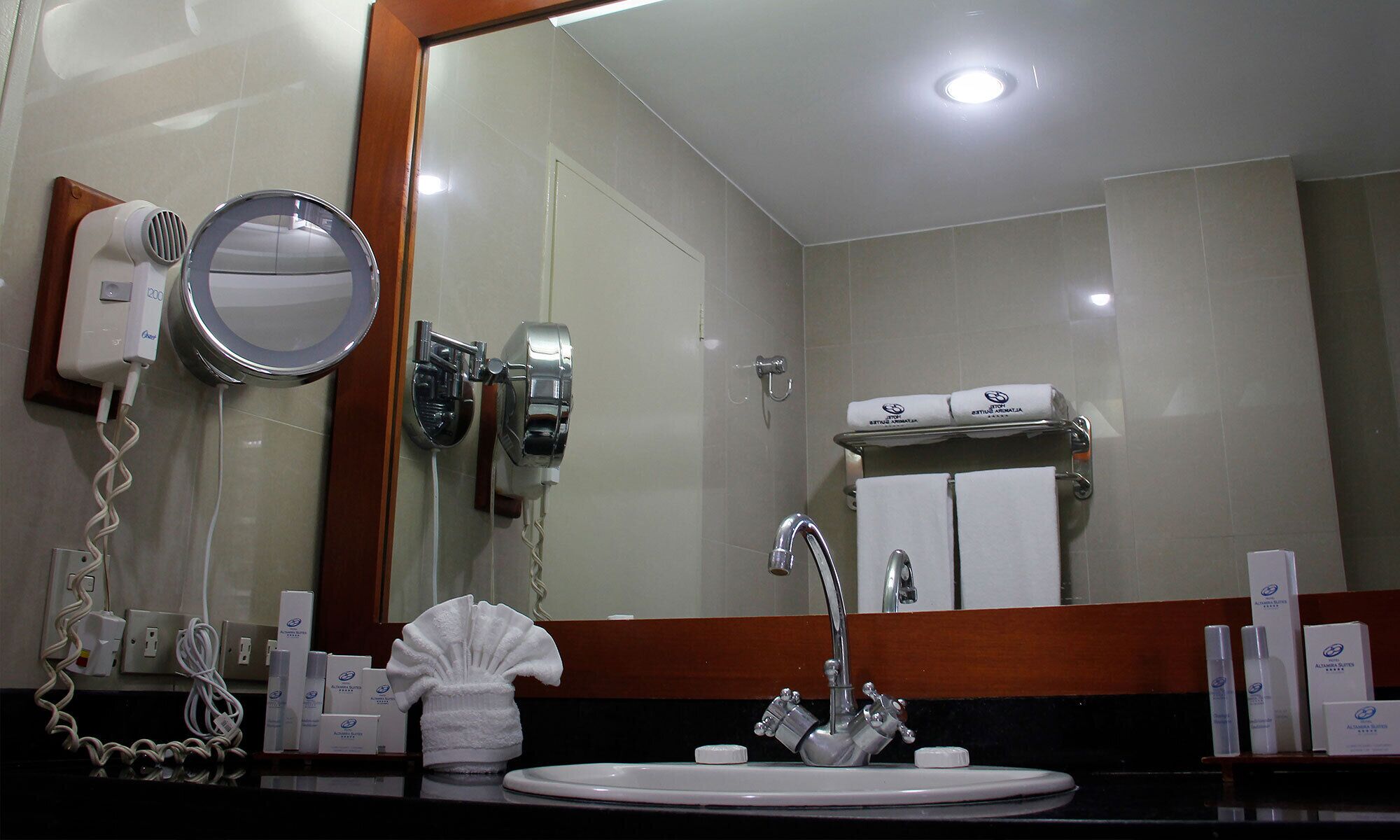 Photo - Altamira Suites