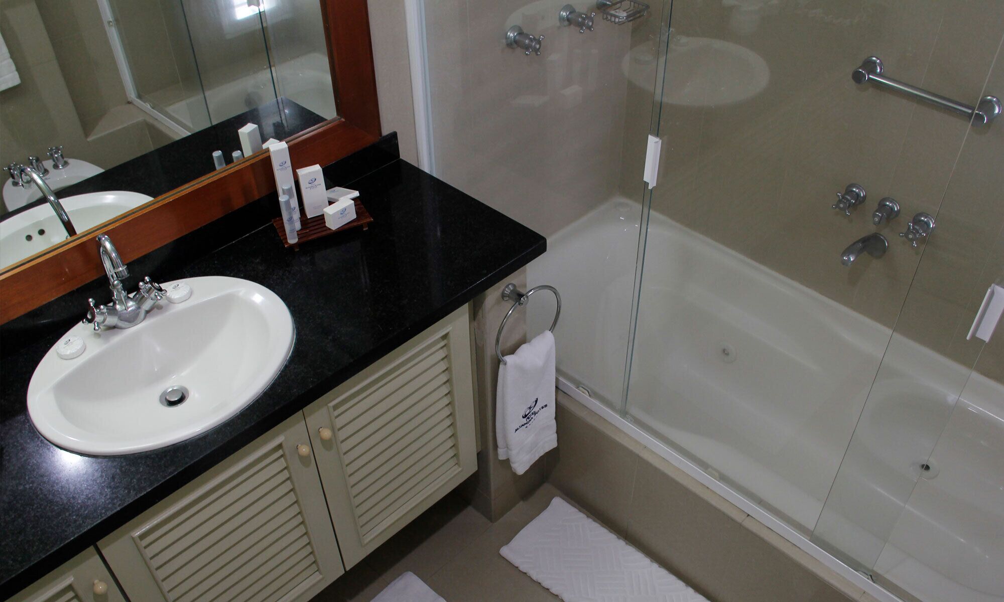 Photo - Altamira Suites