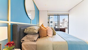 Apartemen Eksekutif, 3 kamar tidur, pemandangan kota | Brankas, setrika/meja setrika, Wi-Fi gratis, dan seprai linen