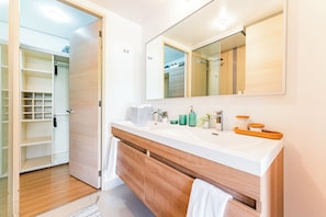 Apartment, 3 Schlafzimmer, Balkon, Stadtblick | Badezimmer