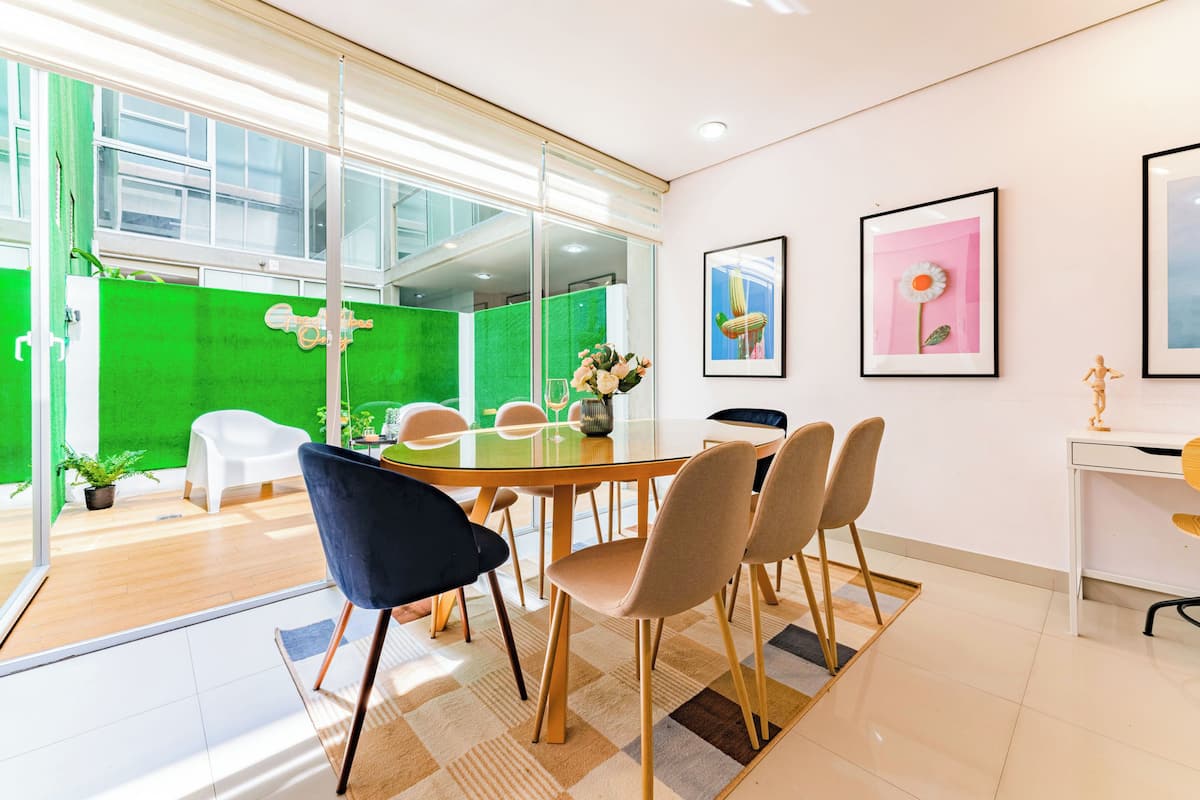 Apartment, 3 Schlafzimmer, Balkon, Stadtblick | Essbereich im Zimmer