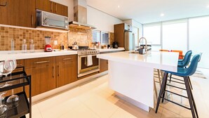Apartemen Eksekutif, 3 kamar tidur, pemandangan kota | Dapur pribadi