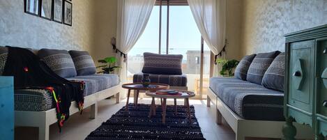 Una Smart TV, libros