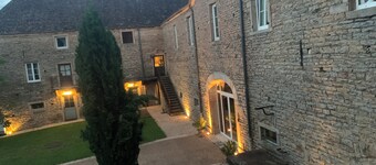 5-bedrooms renovated farmhouse near Tournus with fitness room, pool and spa
