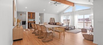 Luxury Lakefront Escape - 25 mins from Lake Geneva w/ Boat Rental