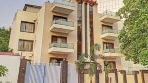 Front of property - SILVER TREE HOTEL (Gurugram)