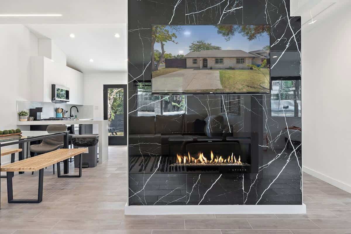 Modern Atx 4br | Hottub, Mini Golf, & Basketball - Buda