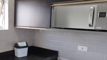 1 quarto, espaço de trabalho para notebook, Wi-Fi de cortesia