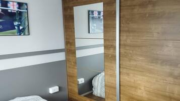 1 quarto, espaço de trabalho para notebook, Wi-Fi de cortesia