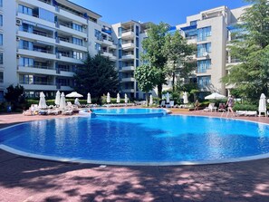 Pool - Cozy apartment in amazing Sunny Beach with WiFi, AC just 50 m to the beach  (Sunny beach)