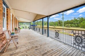 Terrace/patio - Khartoum Hotel (Kitchener)
