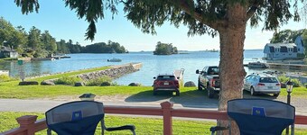 Charming 3-bedroom WATERFRONT cabin on the St. Lawrence River!