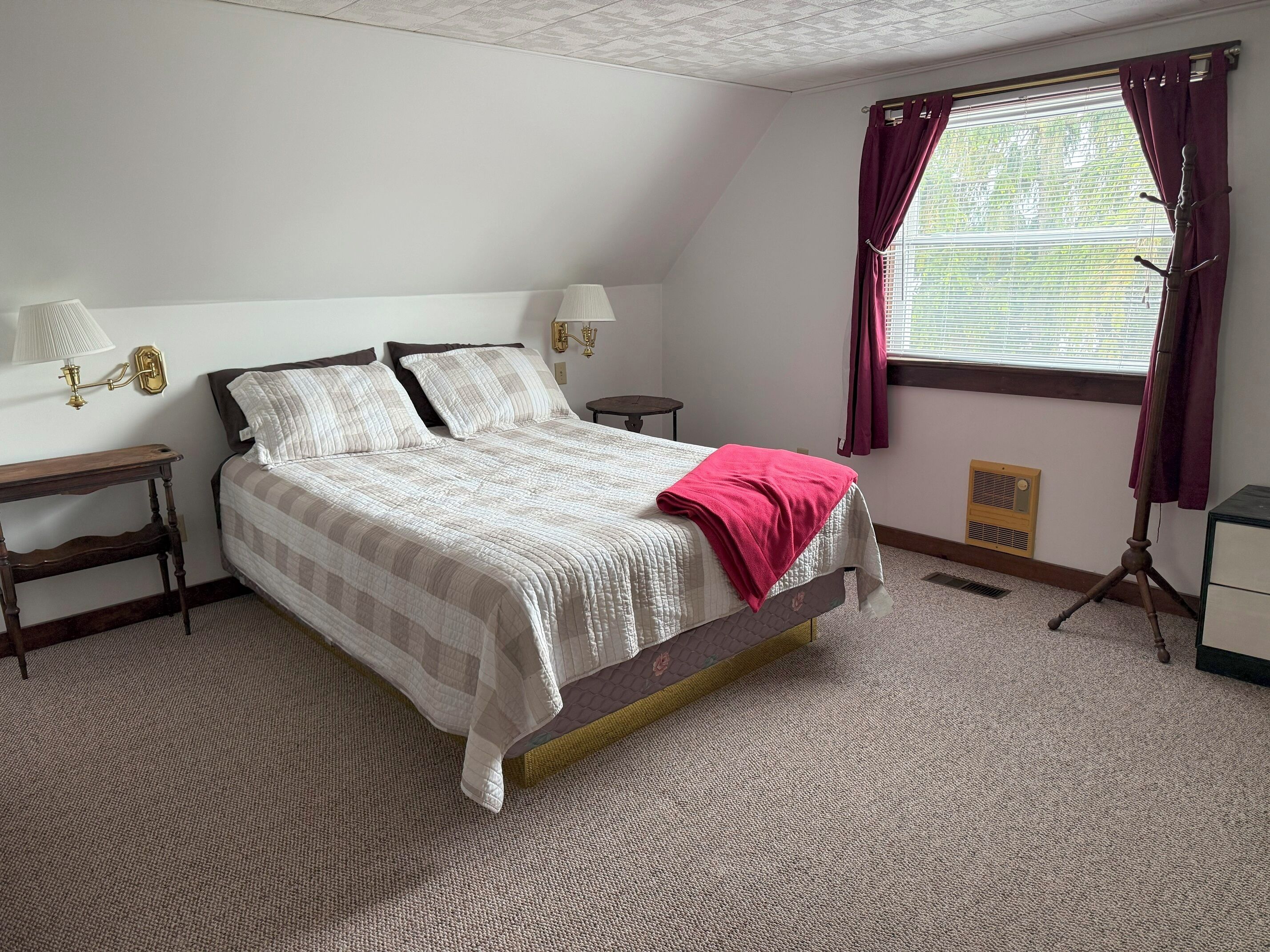 3 bedrooms, desk, free WiFi, bed sheets