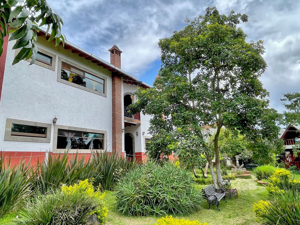 Vista frontal de la propiedad