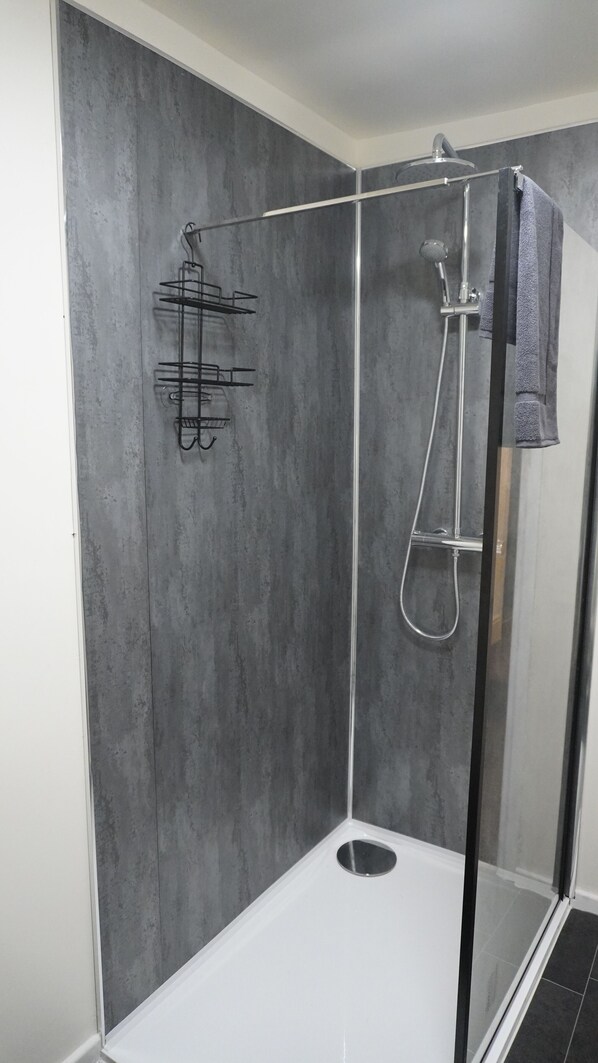 HandtĂŒcher, Seife, Toilettenpapier