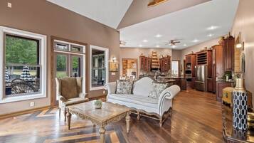 Smart TV, fireplace, video games, table tennis