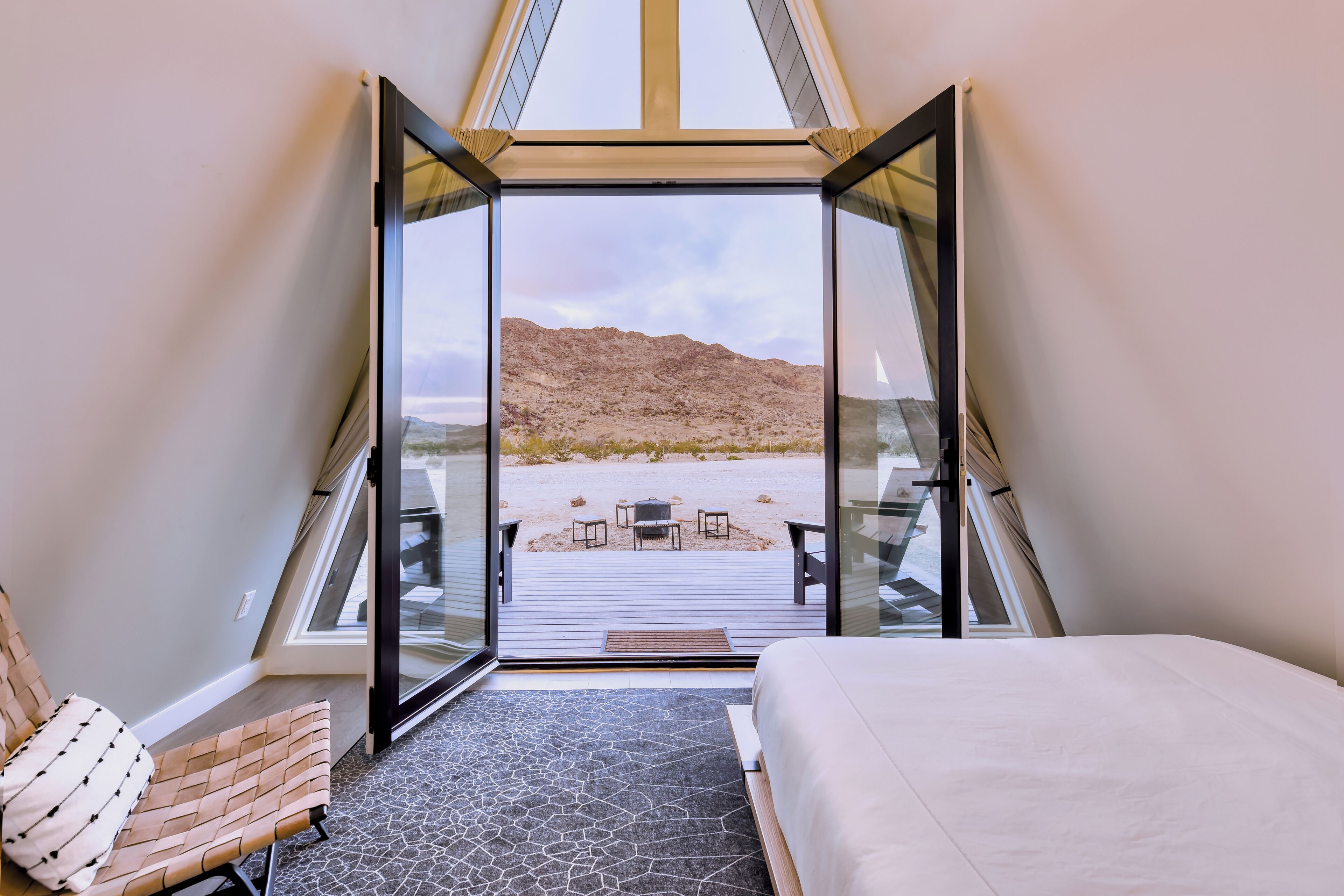 Deluxe Cabin, Kitchen, Mountain View | Mountain view