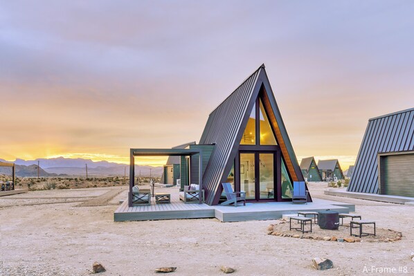 Deluxe Cabin, Kitchen, Mountain View | 1 bedroom, down comforters, individually decorated - Stardust Big Bend Luxury A-Frames (Terlingua)