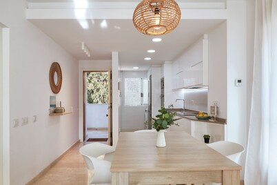 Bright Sunny Albir Beach Apartment with AC, WiFi, and parking