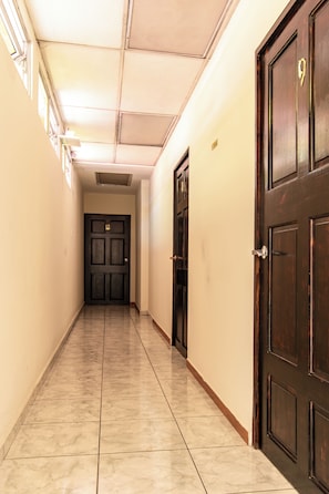 Basic Single Room | Living area