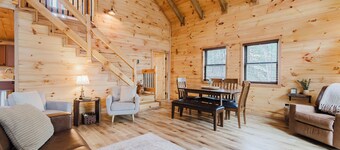 The Lazy Maple in RRG - Fire pit/ hot tub/ arcade/wifi
