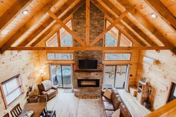 Smart TV, fireplace