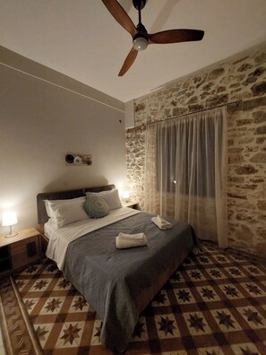 2 dormitoris, planxa i posts de planxar, wifi i roba de llit 