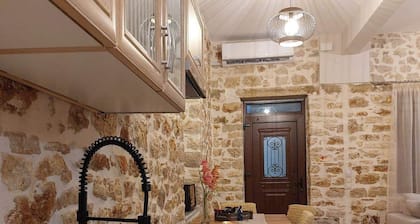 Stone-built 80 m2 2bedroom villa in Preveza center with private garden & Parking