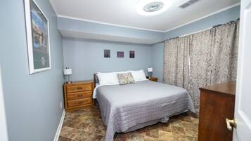 3 bedrooms, iron/ironing board, travel crib, WiFi (free)