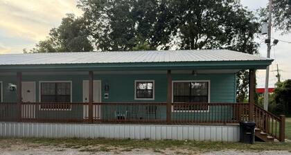Lake views in family sized cabin for up to 9!