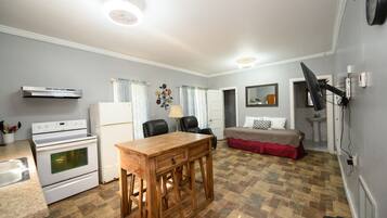 1 bedroom, iron/ironing board, travel cot, free WiFi